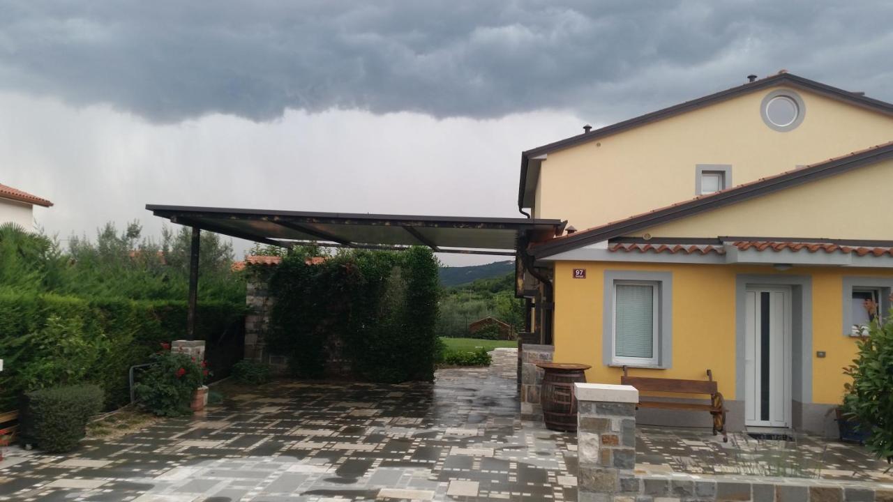 Apartma Brnistra Ginestra Копер Екстериор снимка